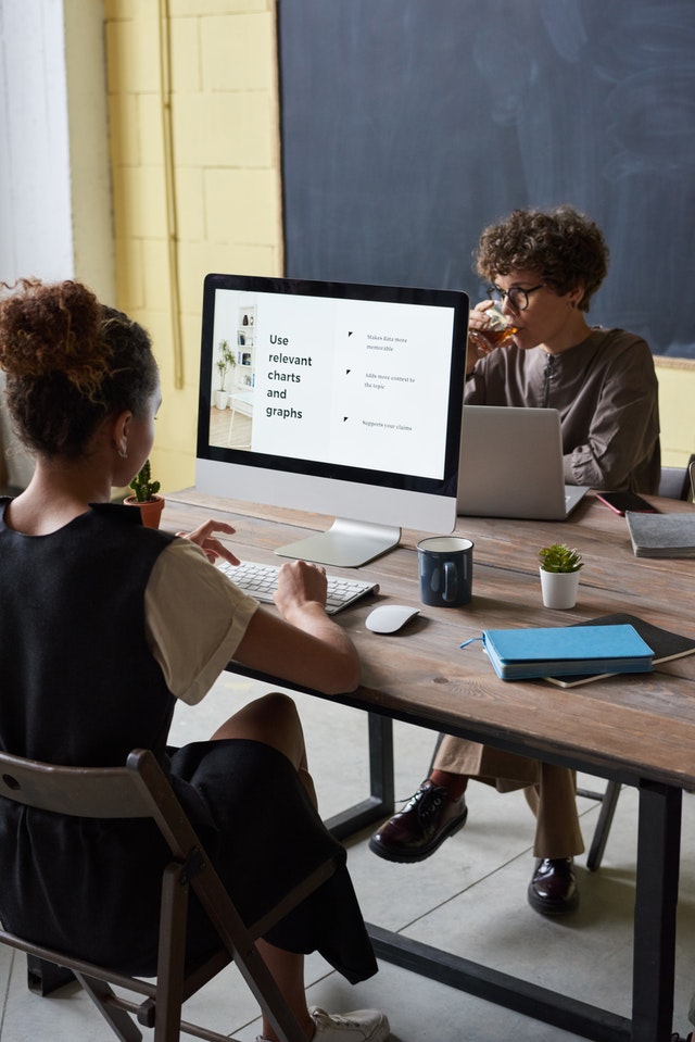women-using-computers-3184348
